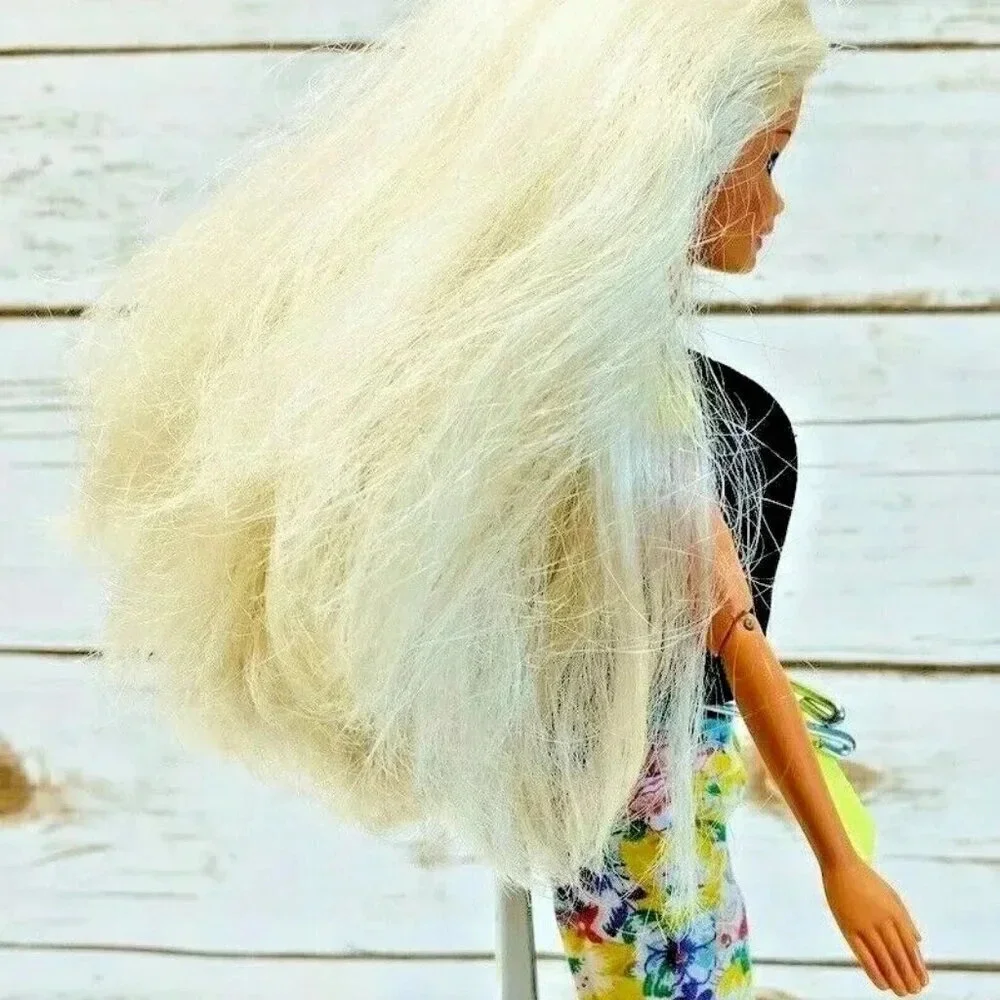 MATTEL BARBIE Doll Blonde Hair Blue Eyes Articulated Elbows Outfit 12
